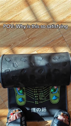I'm in love with this 🥹 #acupressure #footmassage #naturalrelief #reflexology #plantarfasciitisrelief