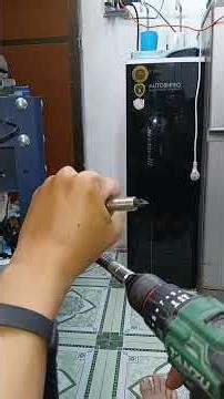 Flexible angle drill bit extension with screwdriver bits