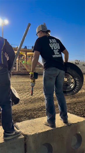 Gallaher Racing PIT CREW CHALLENGE at Central Arizona Raceway for IMCATV Winter Nationals 🔥 We finished 9th 😂 #dirttrackracing #pitcrew #racing #slow #pov 📸DC MEDIA | Daniel Carver