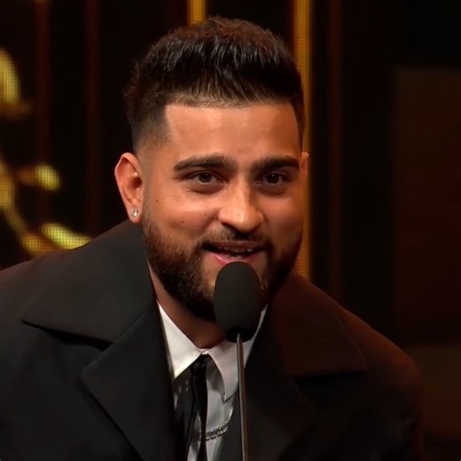Apne hit songs se Karan Aujla ne har kisi ko apna deevana bana liya #IIFA #bollywood #IIFAAwards #viralvideo #post | IIFA Awards