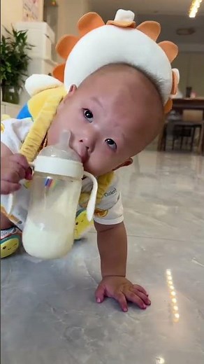 I arranged a knee-pad cap today, but the black baby got angry today and threw his baby bottle an