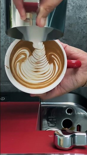 Latte Art Using Delonghi Dedica