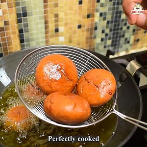 नवरात्रि स्पेशल चटकारेदार कचोरी बनाने की विधि | Vart Wali Kachori Recipe | Farali Kachori | Falahari #honestkitchen #navratrispecial #navratri #kachori | Chef Bhupi's Kitchen