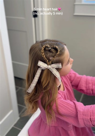 Have 5 minutes? TRY THIS 💗💗💗 #hearthair #valentinesday #holidayhair #hairtutorial #momanddaughter