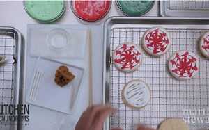 3 Fun & Easy Ways To Decorate Sugar Cookies