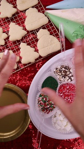 DIY Christmas Cookie Decorating Station | Holiday Baking Ideas