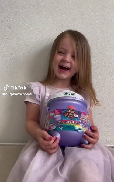 Descubre la Diversión del Magic Mixie Color Surprise