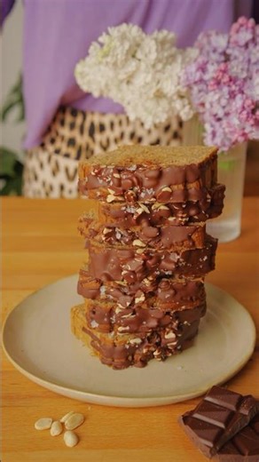 Snicker Bananenbrot | vegan, gesund & zuckerfrei | mit Dattel-Erdnuss-Karamell