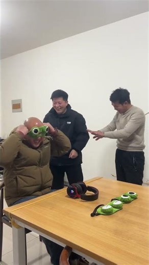 Office Daily: Blindfolded Challenge Fun