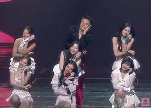 TWICE performing ‘What is Love?’ with JYP 💖 | ONCE x TWICE PH