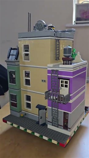 Lego Polic Station 10278 #afol #lego #legocollection #legofan #legosets #legocity #legomodular
