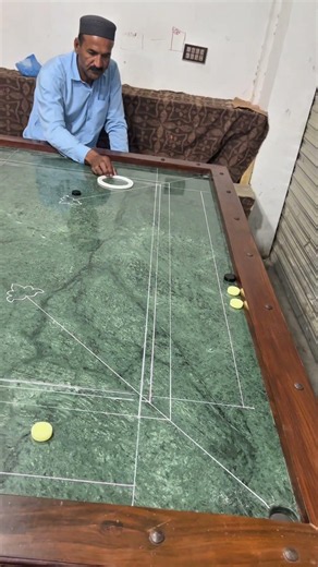 What’s amazing press short carrom board master 😨😱😨