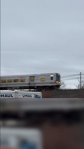 M7 passes by Rockville Centre | LIRR