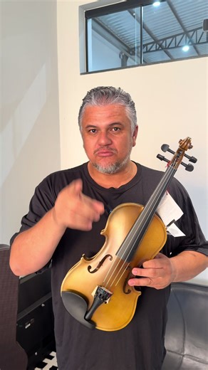Violino 4/4 para iniciantes e pequenas apresentações disponível aqui no TikTok Shop #violino #musico #violinista #violinistasdetiktok #aulademusica