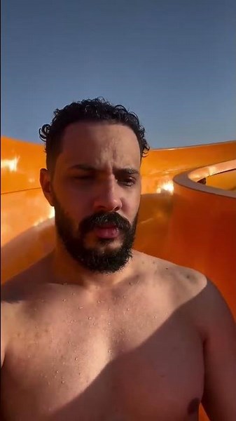 لما تروح اكوا بارك علي قد فلوسك 😅. بس في اكوا بارك العبور هتتبسط يعني هتتبسط 😎