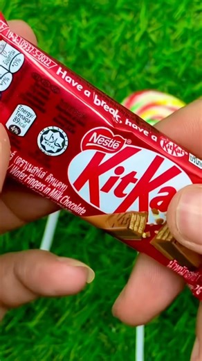 Satisfying Chocolate Snap! #shorts #asmr #satisfying #oddlysatisfying #chocolateasmr