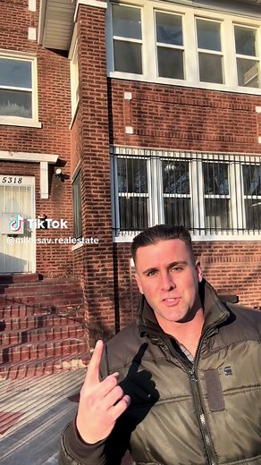 Chicago brick 3 flats are still one of the best investment properties out there. Here’s a tour of a fully renovated rental property I just helped my client purchase. DM for the best locations of these cash flowing fortresses #3flat #multiunitinvestments #realestate #realestateinvesting #biggerpockets #chicago