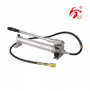[Hot Item] Hydraulic Portable Hand Pump with Pressure Gauge (CP-700L)