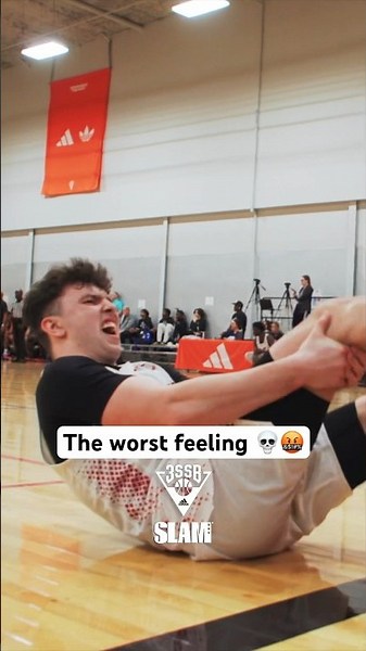 EVERY HOOPER’S WORST PAIN 💀 Eli Ellis Cramps Up Mid-Game 😭