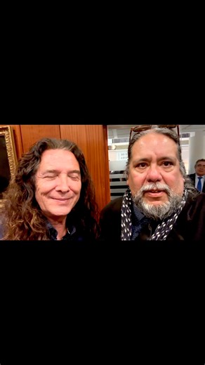 #TOMATITO_a_HUAMANGA Verdadera leyenda viva no solo del Flamenco sino de la Música. Un concierto impresionante lleno de emociones y paisajes sonoros. Gracias al Maestro Luis Cobos -quien presentó a Chano Díaz Límaco y le contó un poco de su andar musical y proyectos cinematográficos- pudo conocer a este grande a la vez muy sencillo y noble; lo ha invitado a visitarlo a su casa en Almería donde llevará Chano nuestro pedacito de Huamanga a quien le envió el Maestro un saludo y unos “besos muy flam