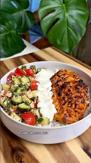 30min Mediterranean lemon chicken bowl 🍋🍅 High protein whole food dinner that is SO easy to make