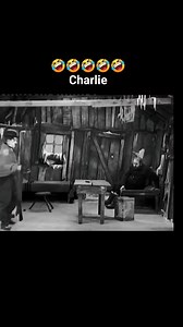 20K views · 693 reactions | #charlie #bigchiken #funnyvideos 藍藍藍藍 #shortsvideos #fighting #funnymoments 藍 #storyreels___kmr5210 #followme 藍藍 #charliefanclub | 횂횃홾횁횈 | Facebook