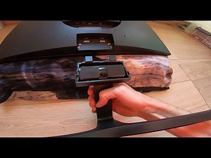 Samsung LU28R550 Tilting the screen is possible