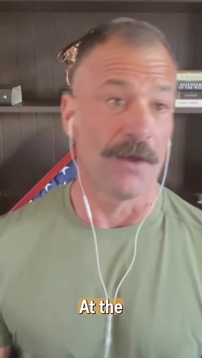 Tim Bohen, chief technical trainer of "StocksToTrade," says he told investors that they were "crazy to short" Tesla (TSLA). "Anytime you see a dip, to me, take advantage of bad news," he adds. For more market news, tune into: SchwabNetwork.com/?CID=SM:Twitter:Organic:2025-11-14 | Schwab Network