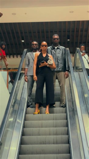 Trois regards. Trois énergies. Une même vision. La mode, ce n’est pas ce qu’on porte, c’est ce qu’on dégage. @stephanieprunss @Masta #model #fashion #mode #mannequinstyles