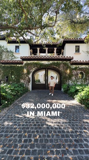 This is what $32.5M looks like on a Mediterranean Revivial Villa Waterfront in Miami Beach. featuring: • 7 Bedrooms • 8 Bathrooms • 6,023 SQFT of refined living space • 0.29-acre waterfront lot Quiet luxury, architecture, and Miami lifestyle. perfectly combined. #RealEstate #Miami #Architecture #InteriorDesign #MiamiBeach