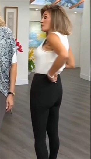 HSN host modeling pants 10