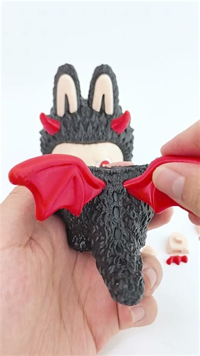 Demon labubu 😈😈😈🖤🖤🖤