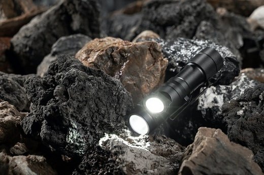 L1 2000 Lumen powerful pocket flashlight