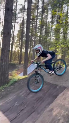 Sending TUCK NO HANDERS at Sherwood Pines | Crash | Spawn Cycles #mtb #mtbtricks #bike