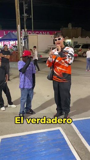 Entrevista y outfit de un estilo morado poderoso y único en la fayuca 🟣