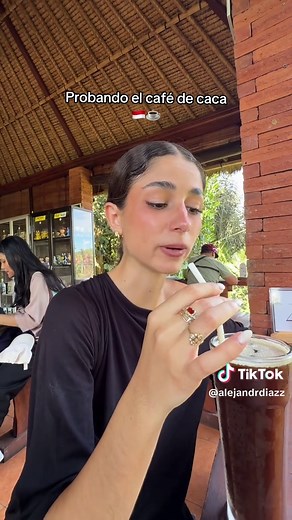 Probando el café de caca: reseña y sabor explicado