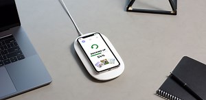 充電＆画像・動画バックアップをまとめてくれるワイヤレスチャージャー