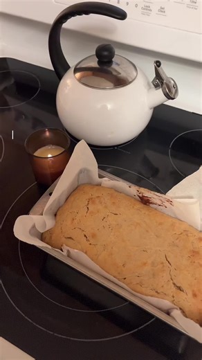cozy evening baking 🥰 #bakingasmr #cozytiktok #baketok #nursetok #npsoftiktok