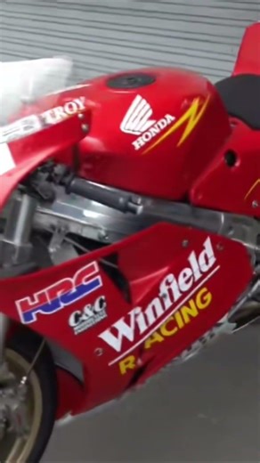 Honda RC30 VFR750R ✊ #honda #rc30 #VFR750 #hondamotorcycles #hondavfr750r #wingfield #racebike