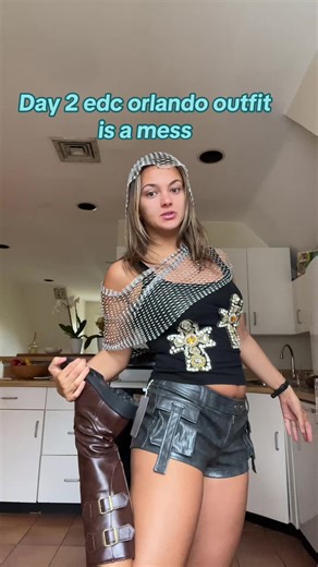 Desastre de outfit en Día 2 de EDC Orlando