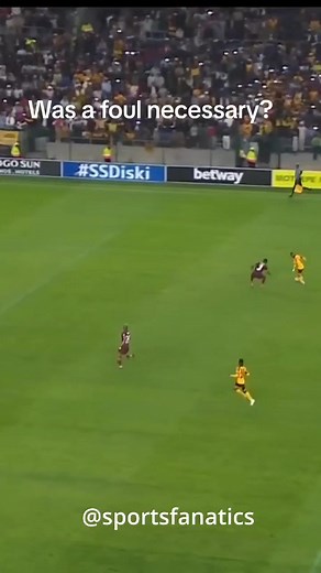 636K views · 7.6K reactions | Was a foul necessary? #psl2025 #PSLNews #PSL #soccermatch #soccer #soccergoal #PSLSoccer #SportsFanatics | Sportsfanatics | Facebook