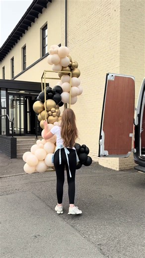 G O L D • S T A N D 🫧 My in-depth tutorial guides you through each step, teaching you how to master the gold stand! Following my 4 step method and signature sizing formula will ensure you create a flawless display every time. Let’s take the guesswork out and simplify the process Want my formula for making a gold stand? My tutorial is now available to purchase. Link in bio. Key points: 🫧 Tutorial approx 50minutes 🫧My 4 steps to making the perfect gold stand display. This is demonstrated within