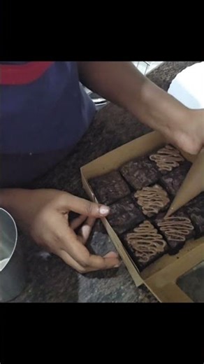 “Thick, Gooey & Chocolatey – Perfect Brownies!”