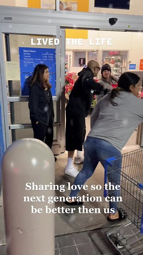 Sharing love with others something growing up we didn’t do being a gangster . We gotta change the cycle..#gangster #respect #mutalrespect #love #fans