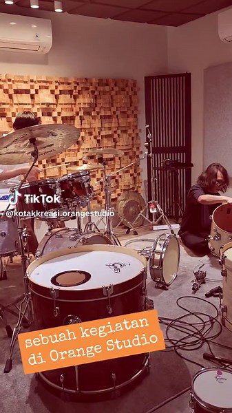 SEBUAH KEGIATAN DI ORANGE STUDIO #recordingstudio #drummerstudio #orangestudio #recording #kotakkreasi #OrangeStudio #desaininterior