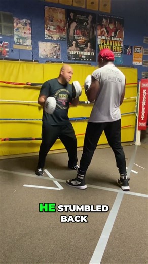 Overhand Right Boxing | KO Combos off the Overhand #boxing #shorts