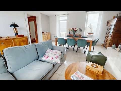 Immeuble à vendre SANTEC 9 Pièces 327.46 m