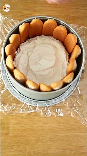 A strawberry charlotte for dessert? 🍓 #strawberry #charlotte #easyrecipe #recipe