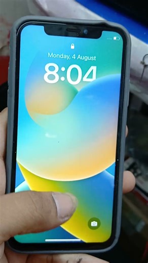 I phone xs look problem