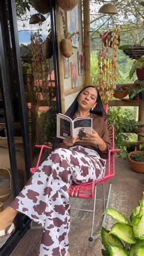 La profe Tatiana | ¡Te comparto un súper tip! ✨👩🏻‍🏫 Una maestra toda relajada porque sabe cómo usar la IA para optimizar su trabajo. 🫰🏻👩🏻‍🏫 Hace poco descubrí... | Instagram